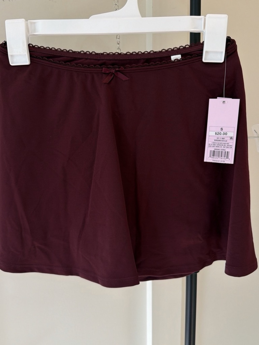 wild fable Wine Lace-Trim Skirt with built in shorts small